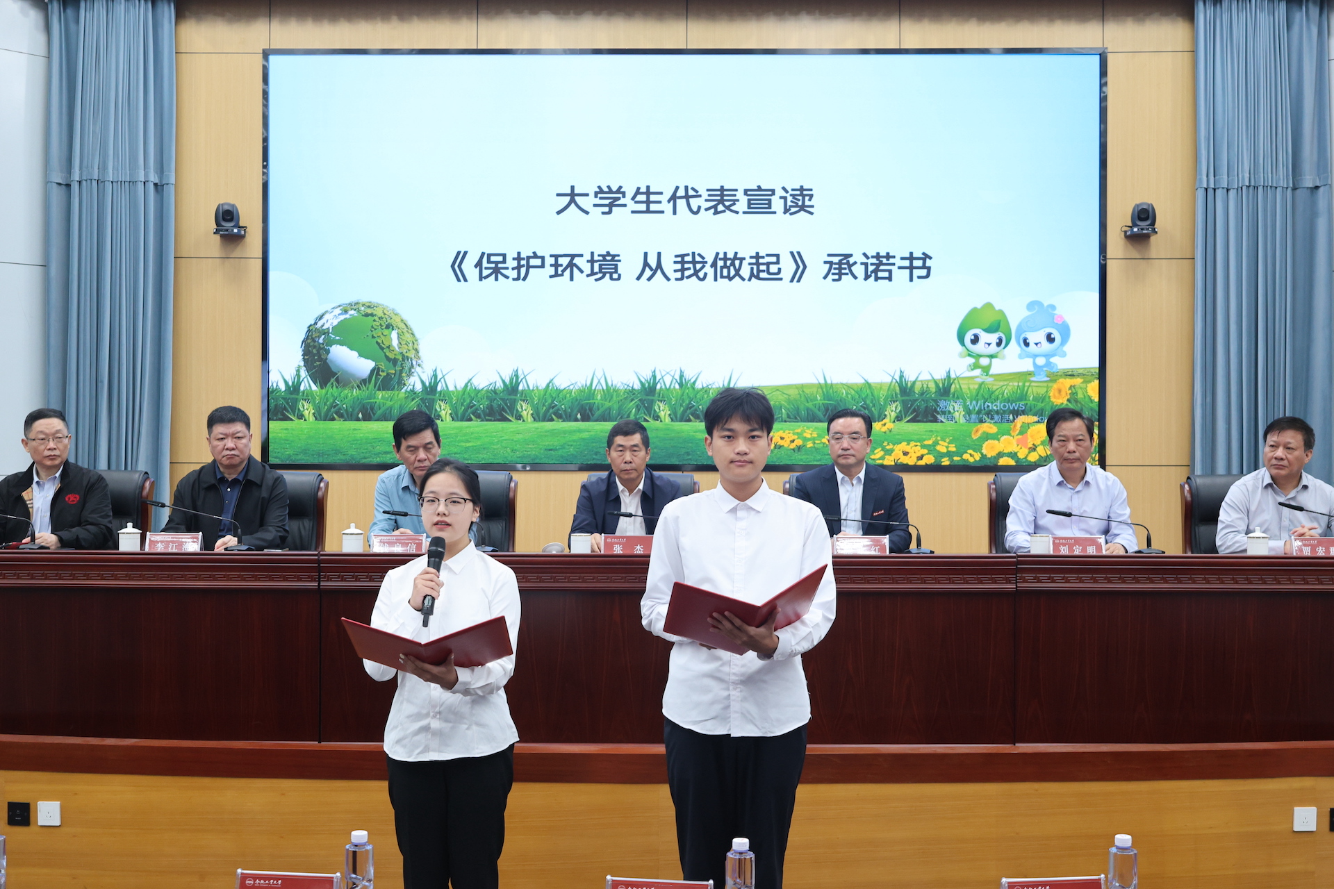 大學生宣讀承諾書的副本.JPG